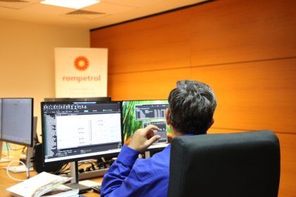 rompetrol rafinare investeste in oameni si tehnologie simulator pentru operatori instalat in petromidia 68a71ad5b2880