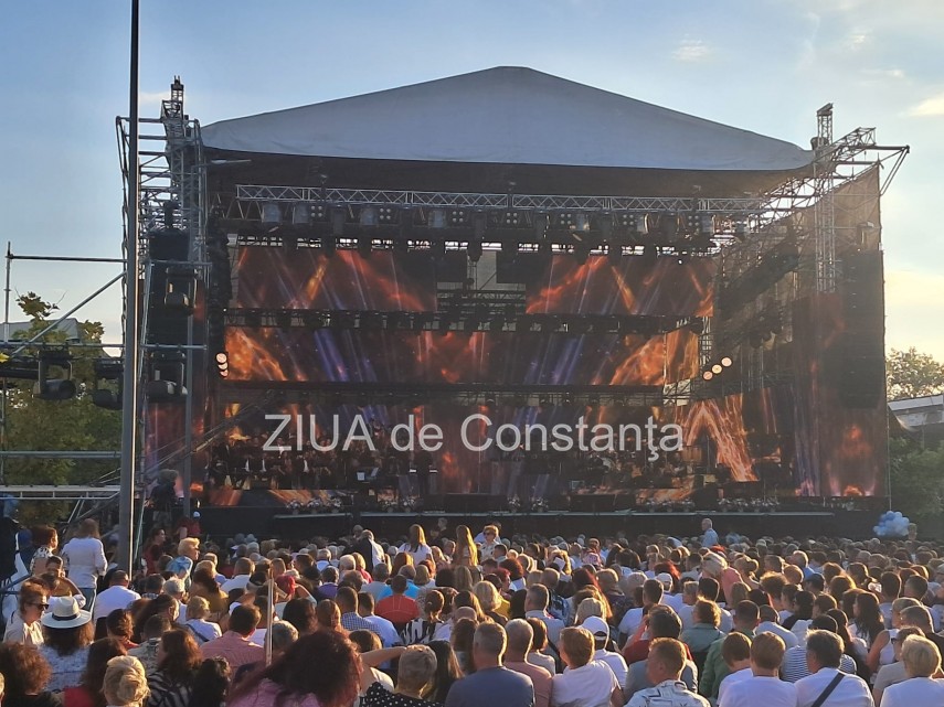 spectacolul continua la festivalul national de muzica usoara mamaia ultimii concurenti in lumina reflectoarelor foto 68a9ed2f6e097