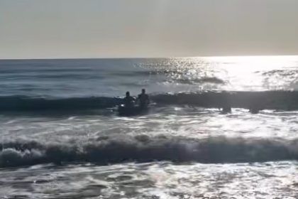 video dimineata cu pericol la eforie doi adolescenti salvati dupa ce au fost dusi in larg de curenti 68b2e99a35abe