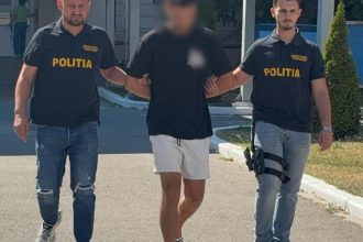 video el este individul care a sechestrat doua tinere intr un apartament din constanta politistii au spart usa 68ae292c0b1a9
