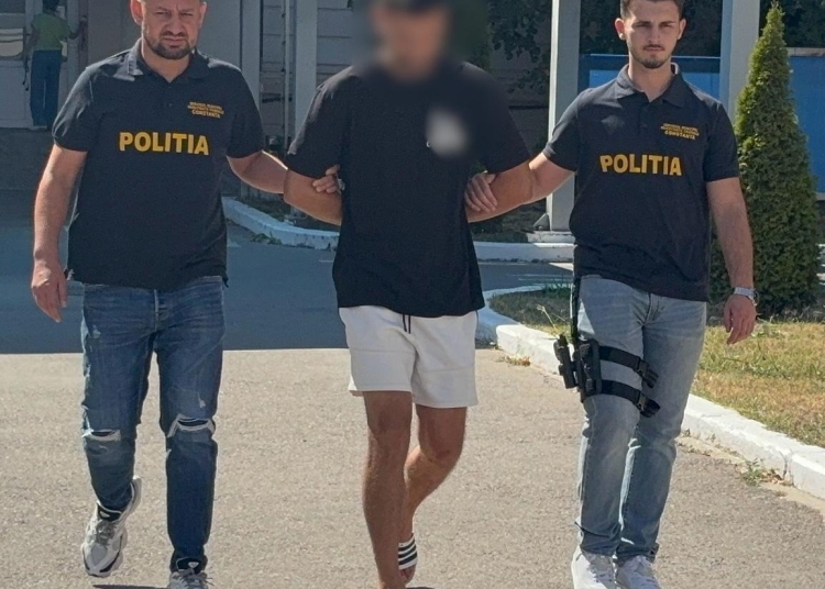 video el este individul care a sechestrat doua tinere intr un apartament din constanta politistii au spart usa 68ae292c0b1a9