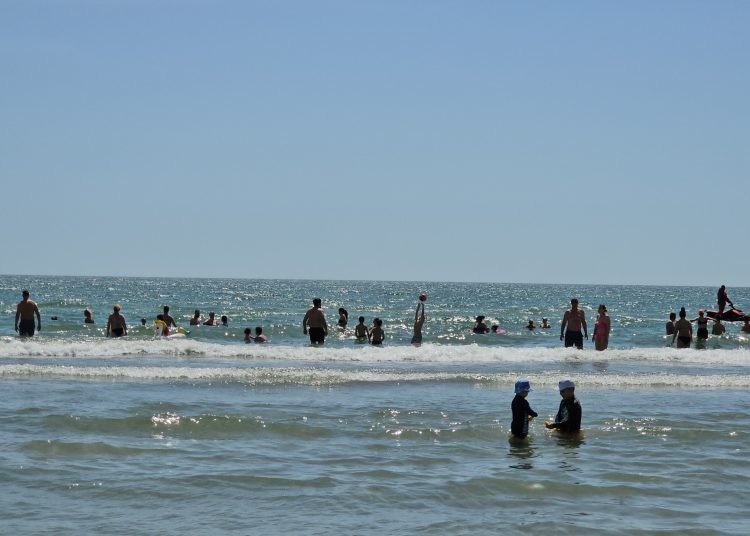 vremea capricioasa le a dat peste cap vacanta turistilor aflati in acest weekend pe litoral meteorologii au vesti bune 68aab53e8fe77