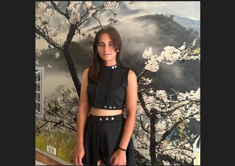 aceasta adolescenta din constanta este disparuta de cateva zile si nimeni nu stie nimic despre ea s ar fi urcat intr un microbuz si a plecat intr o directie necunoscuta 68d79f7ad3f58