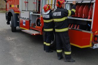 au ramas fara garaj masina si casa focul a ars aproape tot 68c05d2f50e98