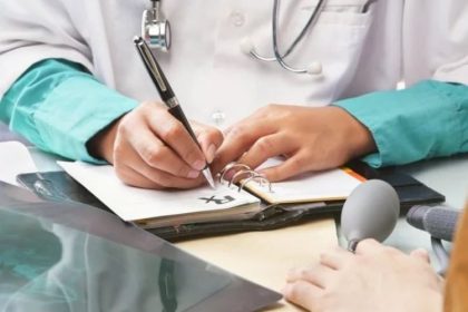 aviz pentru demolarea unor cladiri si ridicarea unui complex cu cabinete medicale si spatii comerciale de catre un medic de familie 68d331bcc45ca