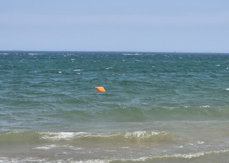 barbat scos din apa in zona plajei vision din faleza nord 68c58f4a22f11