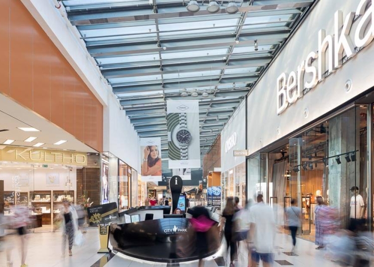 ca n filmele de comedie a fugit cu prada direct in bratele politiei hot prins langa city park mall de oamenii legii care erau la alt caz 68b8d5f89e35e