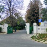 constanta un tanar care arunca de la geam cu obiecte contondente luat de acasa de autoritati m au luat cu japca mi au pus catusele sunt doua palazu si se fac chestii 68b78802c8074