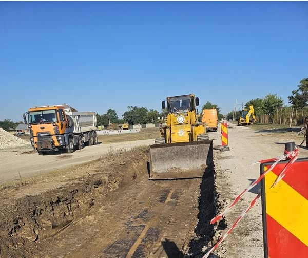continua lucrarile pe dj 392 pecineaga vanatori drumuri judetene constanta promite drumuri bune si sigure 68c9159eba4ba