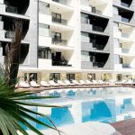 copil de 1 an cazut in piscina la building stefan 68bb06cec01f5