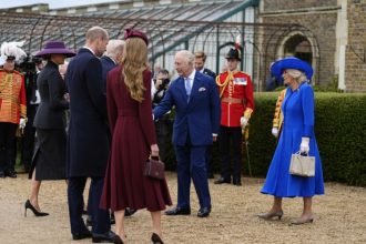 donald trump si a inceput vizita istorica in marea britanie a fost primit cu fast la castelul windsor 68cab82119bef