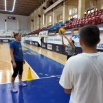 elevi de la liceul teoretic george calinescu pregatire alaturi de voleibalistele de la csm constanta video 68d7a9852958b