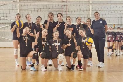fetele de la cs medgidia au castigat turneul organizat de cs chitila galerie foto document 68d8dc70e6ea2
