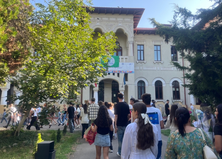 galerie fotovideo a inceput scoala la constanta imagini de la unitatile de invatamant din oras 68bf31ca3214e