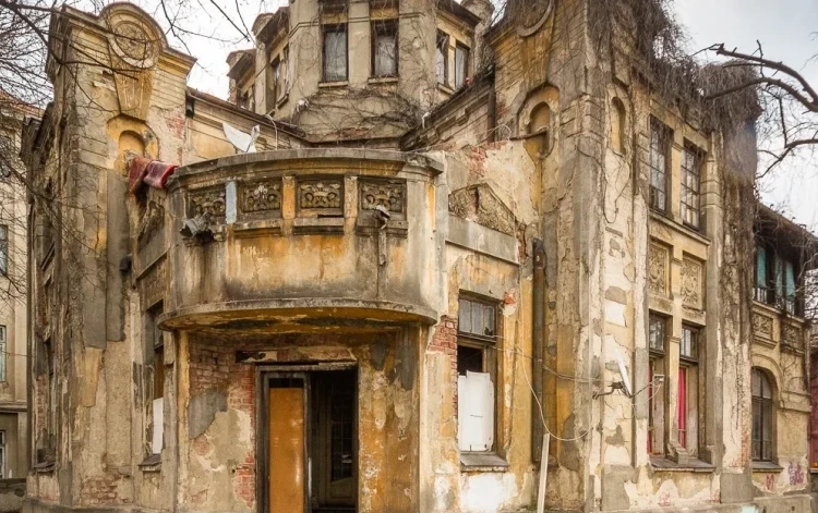 locuintele la 5 lei nu prind in romania moda aparuta in tarile occidentale nu este pe placul celor care si au lasat casele in paragina 68c805bc048d4