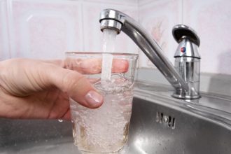 locuitorii localitatii corbu trebuie sa si faca rezerve de apa pentru luni 29 septembrie din cauza unor lucrari la reteaua electrica apa va fi oprita 68d9086ac2142
