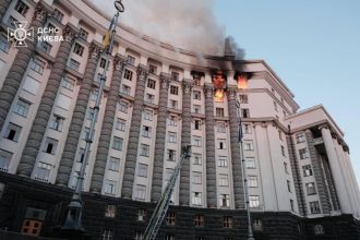 ministrul apararii unul dintre cele mai masive atacuri aeriane rusesti de la inceputul razboiului din ucraina 68bd5c6f8bffd