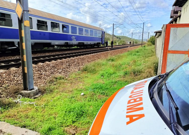 o femeie de 80 de ani a cazut de la doi metri intr un vagon tip cuseta 68c9367e76d60