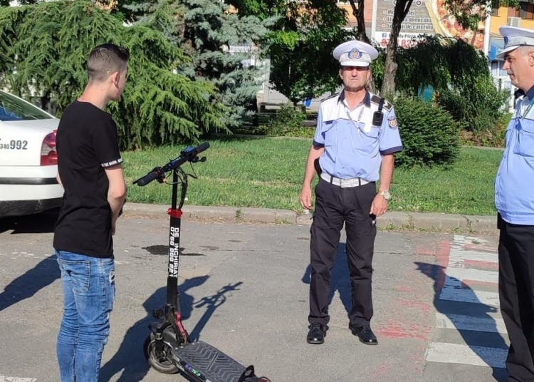 peste 18 000 de pietoni biciclisti si conducatori de trotinete sanctionati intr o saptamana 68bbf25287467