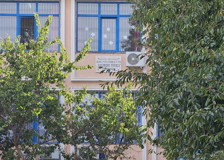 realitatea dura din judetul constanta la inceput de an scolar scoli fara apa fara autorizatii si cu toalete in curte 68c73237e1a89