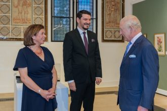 regele charles al iii lea a vizitat expozitia marie of romania artist queen la the kings foundation garrison chapel gallery 68dbeb2bc4707