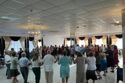 serata dansanta pentru seniorii orasului navodari 68d1b443123f2