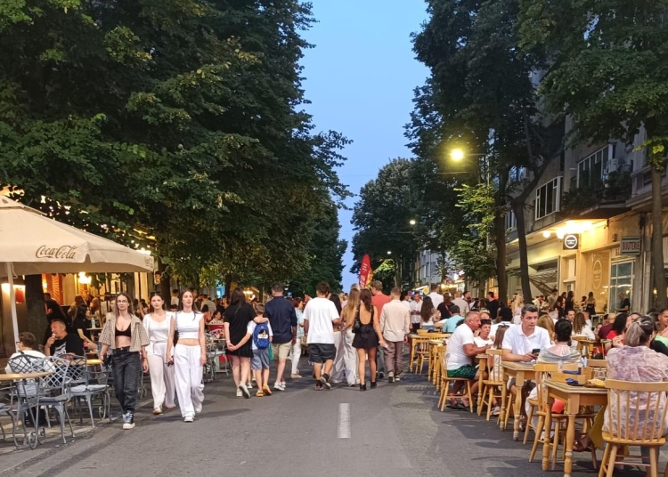 si in acest weekend bulevardul tomis devine pietonal 68c2a3a0cb8f1