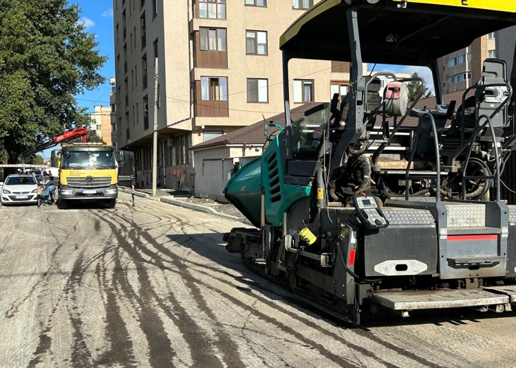 strada izvor aproape de finalizare trafic restrictionat total intre crinului si soveja pentru asfaltare 68d247f47ce1f