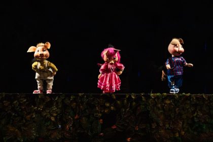 teatrul calutul de mare constanta deschide stagiunea cu spectacolul cei trei purcelusi 68b7d8e280337