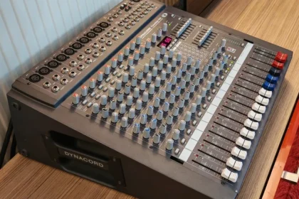 a furat mixerul audio din sala casei sindicatelor tulcea 6900b613f1d3f