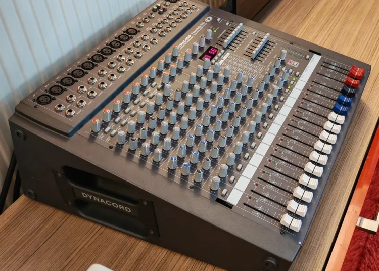 a furat mixerul audio din sala casei sindicatelor tulcea 6900b613f1d3f