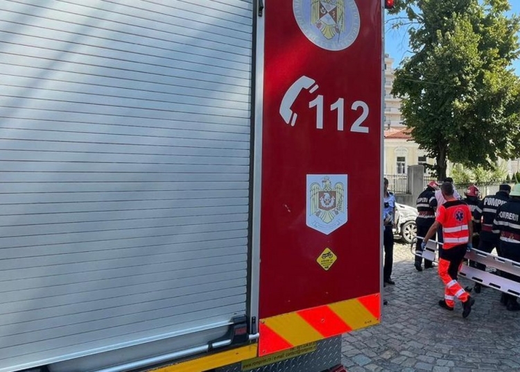 accident rutier la navodari un autoturism a intrat intr o conducta de gaze 68ff7fb2561a8
