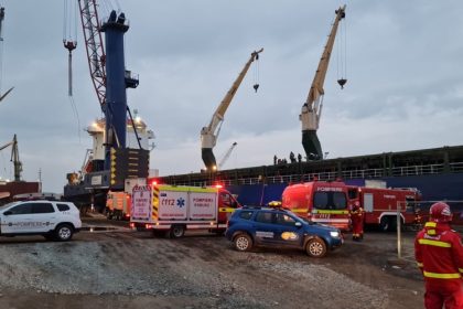 alerta in portul constanta incendiu la bordul unei nave 68dc4f38b8de0