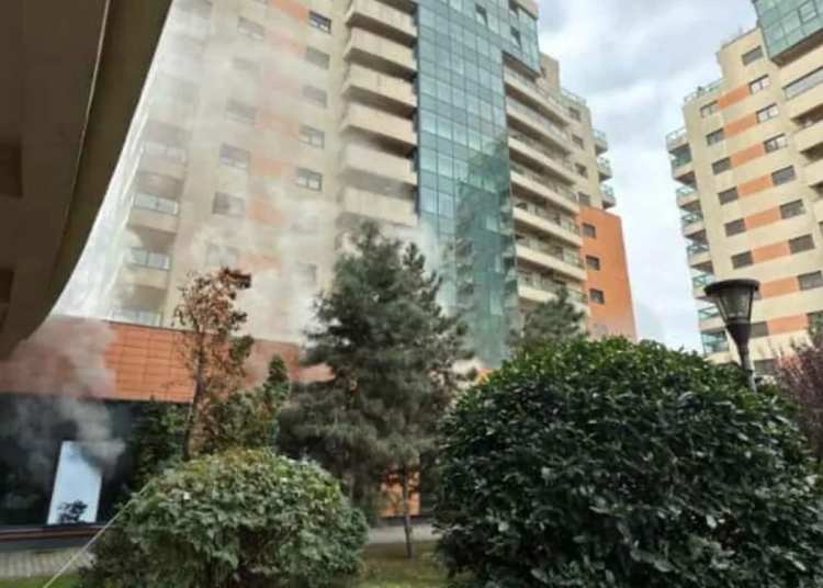 alerta in sectorul 6 incendiu la un centru spa in subsolul unui bloc cu zece etaje 68f3573121c58
