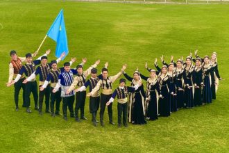 ansamblul can renkler din topraisar la festivalul toamnei din carcea 6902f9280548f