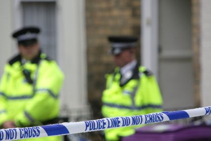 atac armat langa o sinagoga din manchester patru persoane au fost ranite suspectul a fost impuscat de politie 68de5c7dd59ec