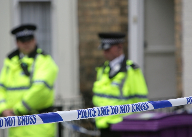 atac armat langa o sinagoga din manchester patru persoane au fost ranite suspectul a fost impuscat de politie 68de5c7dd59ec