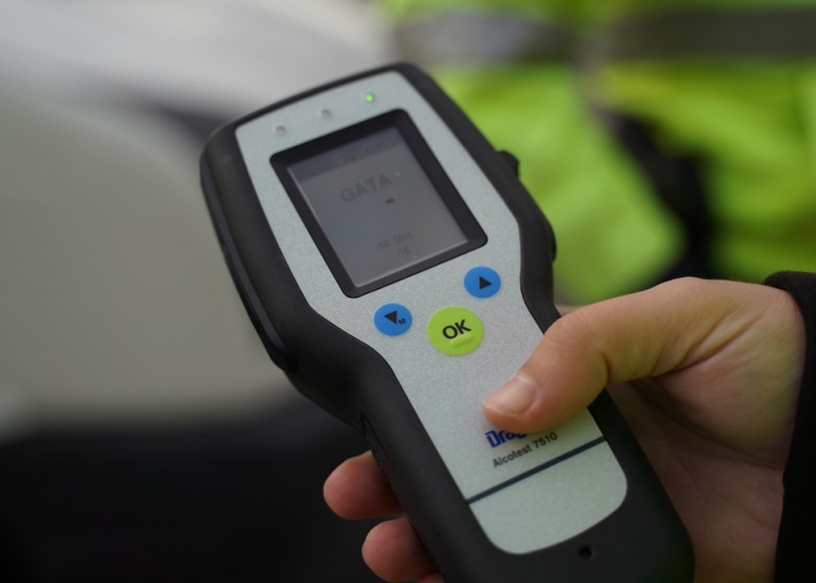 au consumat alcool apoi s au urcat la volan desi nici permis de conducere nu aveau dosare penale la constanta cobadin si cumpana 68ff49c9db993