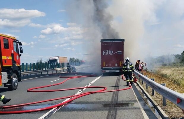 autotren cuprins de flacari pe autostrada a2 68ec9db4311cf