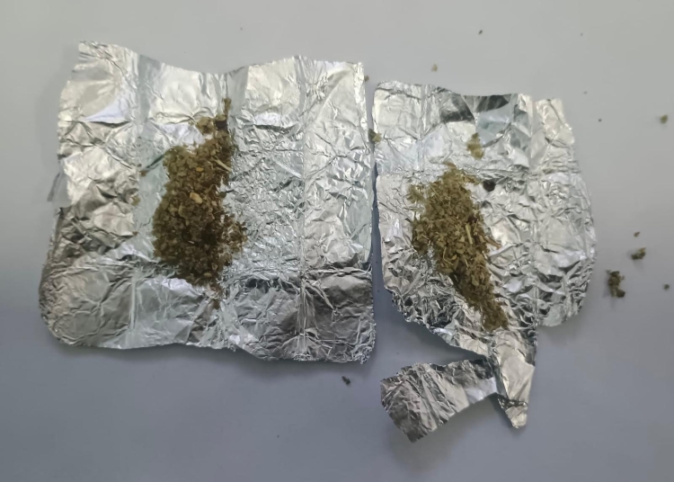 barbat prins de jandarmi cu substante interzise in cernavoda 690341cfb3520