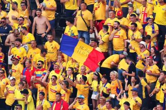 biletele puse la dispozitia suporterilor romani pentru meciul cu bosnia s au epuizat in 90 de minute 68f78d502154c