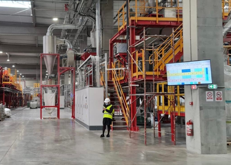 cel mai mare reciclator de pet uri din romania se judeca la constanta cu firma care vrea santierul naval mangalia din cauza unor restante 69016c69d83d1