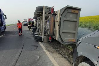 circulatie oprita pe dn 22a un sofer beat a ajuns la spital 68fc77f0c1d77