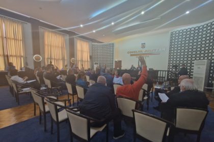 consilierii locali isi pastreaza indemnizatiile proiectul grupului aur retras de primarul vergil chitac 69020ec4a2821