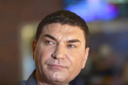 cristi borcea a reactionat dupa ce s a spus ca ar putea sa fie audiat in dosarul de inselaciune in care e implicata sora lui carmen dan 68f0f5cf2c45a