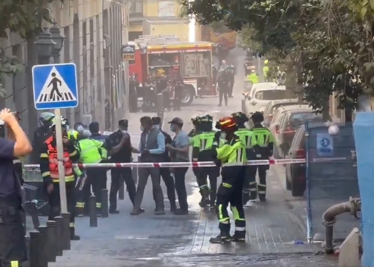dezastru in inima madridului o cladire s a prabusit zona a fost restrictionata si se cauta supravietuitori 68e51850bd479