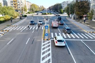 doua noi scuaruri mediane au fost amenajate la trecerile de pietoni situate pe strada dezrobirii in apropierea intersectiei cu strada eliberarii 69047bde98f1b