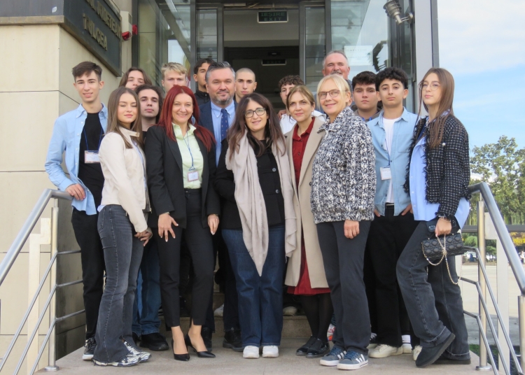 elevi tulceni si italieni oaspeti ai consiliului judetean tulcea in cadrul programului erasmus 68ef769cbc3a9