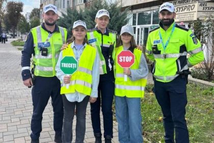 elevii din mangalia au dirijat traficul si au avut grija de pietoni impreuna cu politistii 68fcb05b953d4