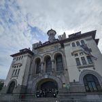 exponatul lunii octombrie mesagerul marilor delfinul de os de la tomis 68e794a3bb93e